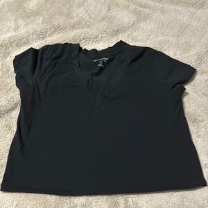 Women’s Universal Thread Black V-Neck Tee
